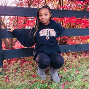 Meet your Posher, Leila